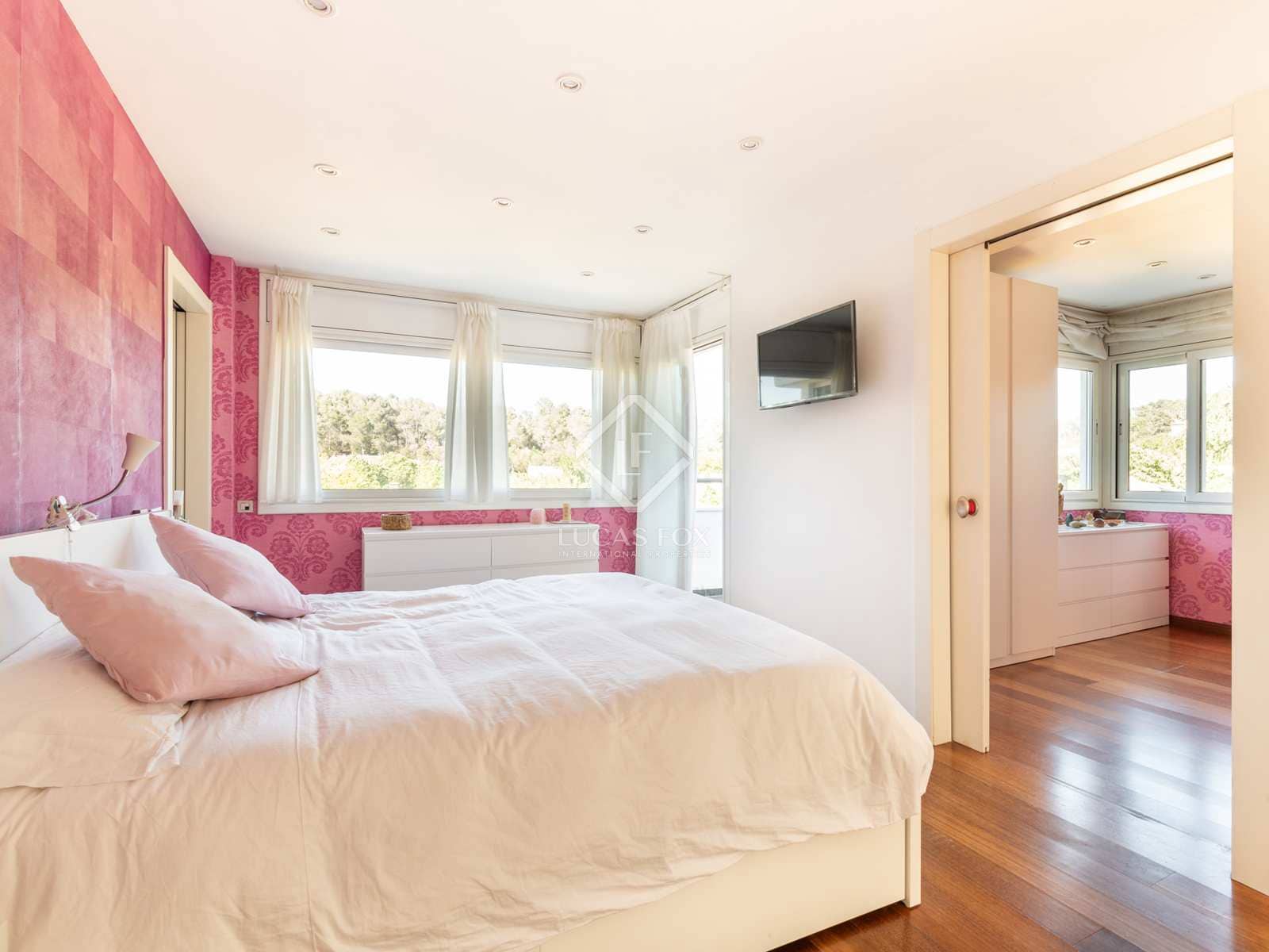 6 bedroom Villa for sale in Sant Cugat del Valles with pool garage - € 2,900,000 (Ref: 8309675)