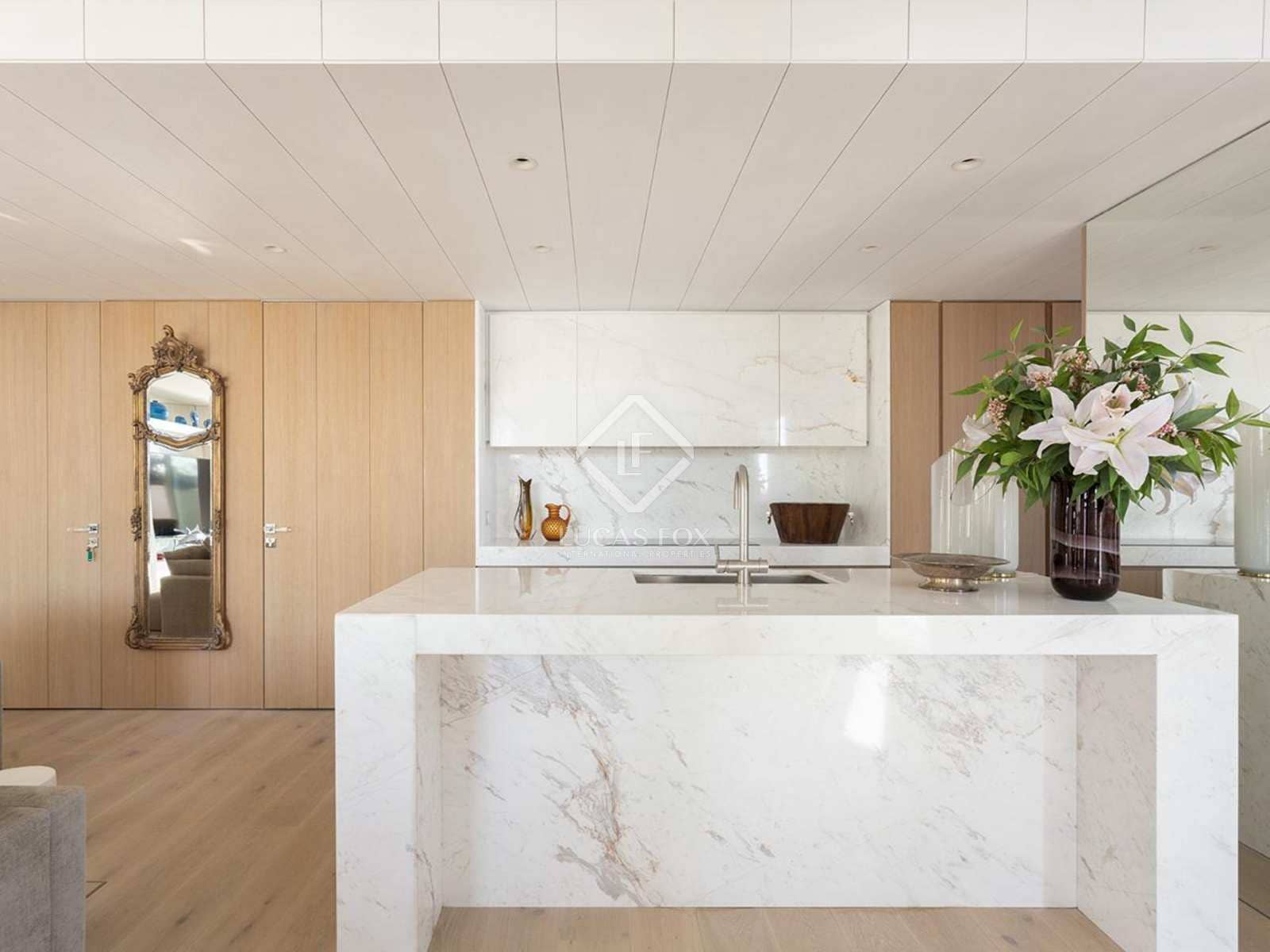 4 soveværelse Penthouse til salg i Barcelona by med swimmingpool garage - € 4.495.000 (Ref: 8312321)