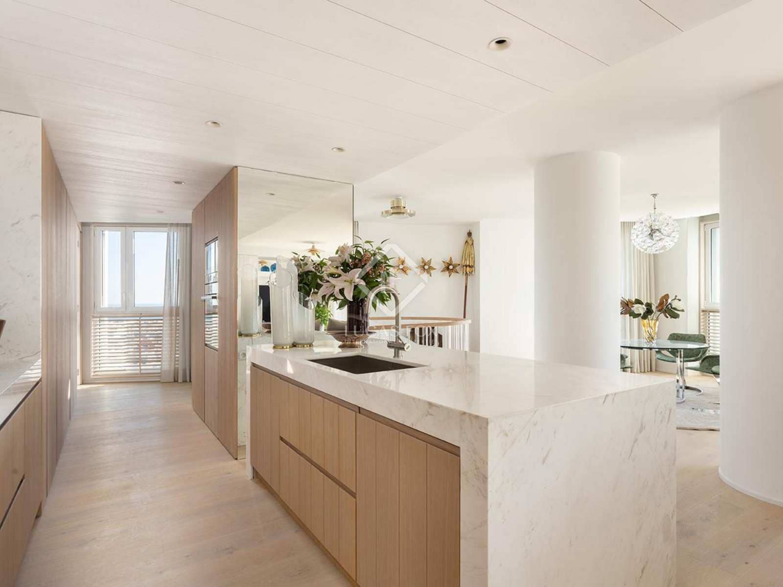 4 soveværelse Penthouse til salg i Barcelona by med swimmingpool garage - € 4.495.000 (Ref: 8312321)