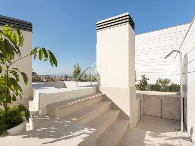 4 soveværelse Penthouse til salg i Barcelona by med swimmingpool garage - € 4.495.000 (Ref: 8312321)