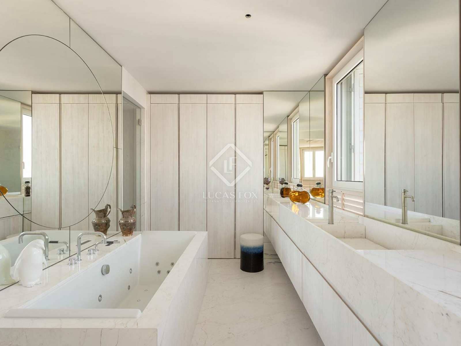 4 soveværelse Penthouse til salg i Barcelona by med swimmingpool garage - € 4.495.000 (Ref: 8312321)