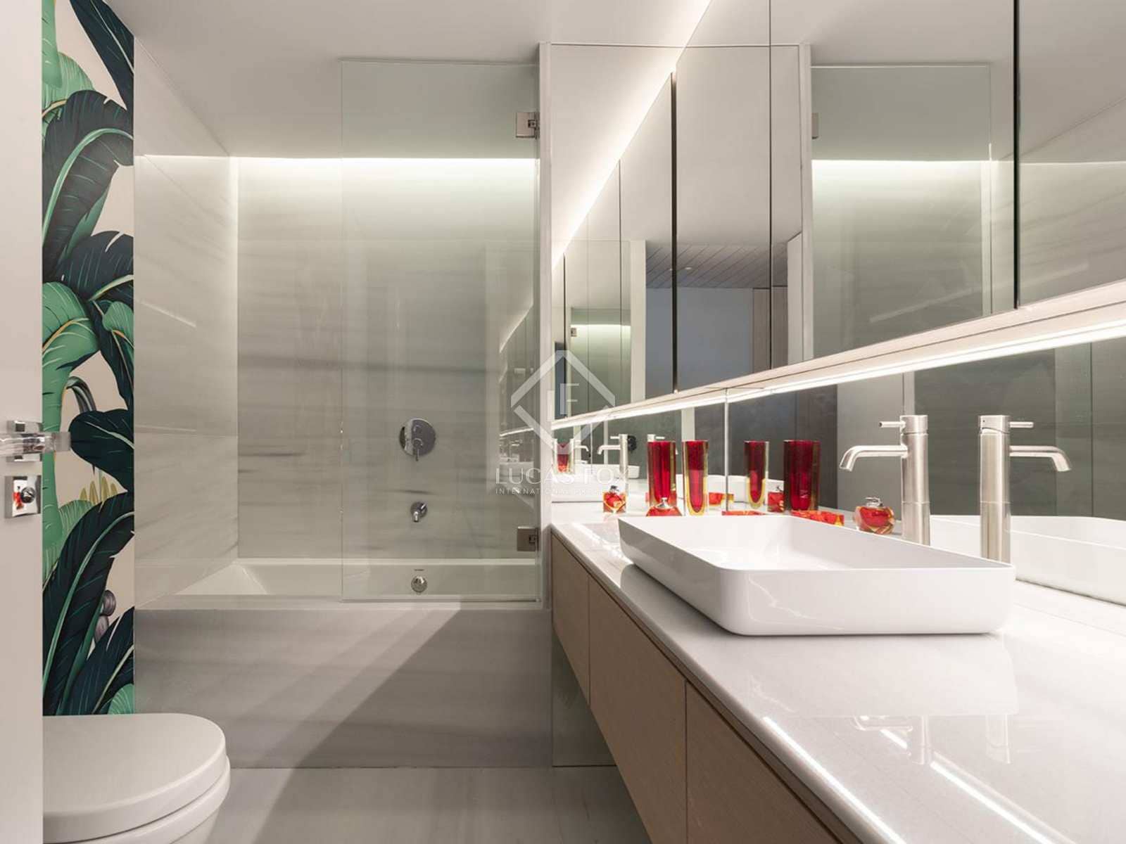 4 soveværelse Penthouse til salg i Barcelona by med swimmingpool garage - € 4.495.000 (Ref: 8312321)