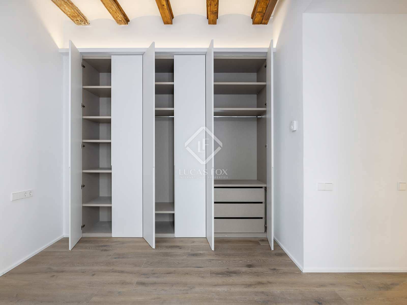 2 sypialnia Apartament na sprzedaż w Miasto Barcelona z basenem - 1 145 000 € (Ref: 8315532)