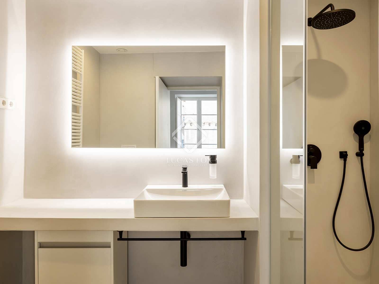 2 sypialnia Apartament na sprzedaż w Miasto Barcelona z basenem - 1 145 000 € (Ref: 8315532)