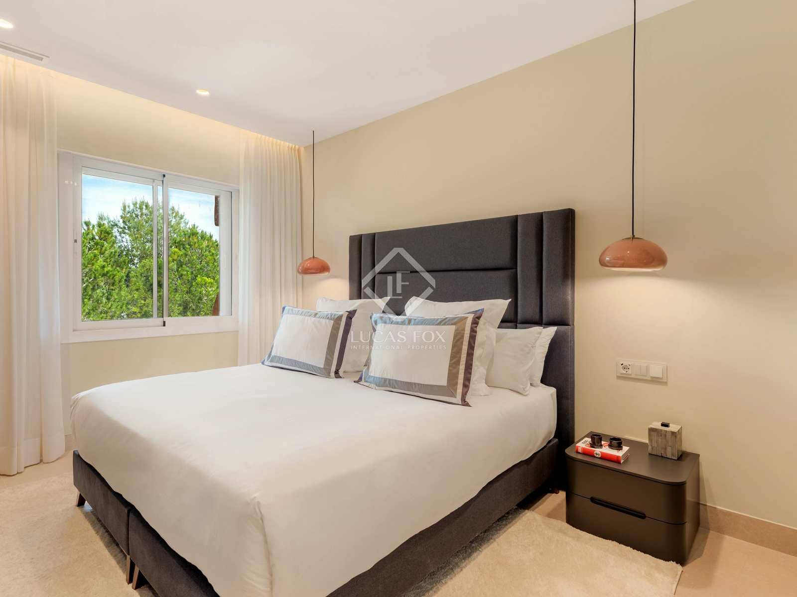 3 slaapkamer Appartement te koop in Estepona met zwembad garage - € 1.750.000 (Ref: 8316942)