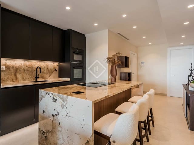 3 slaapkamer Appartement te koop in Estepona met zwembad garage - € 1.750.000 (Ref: 8316942)