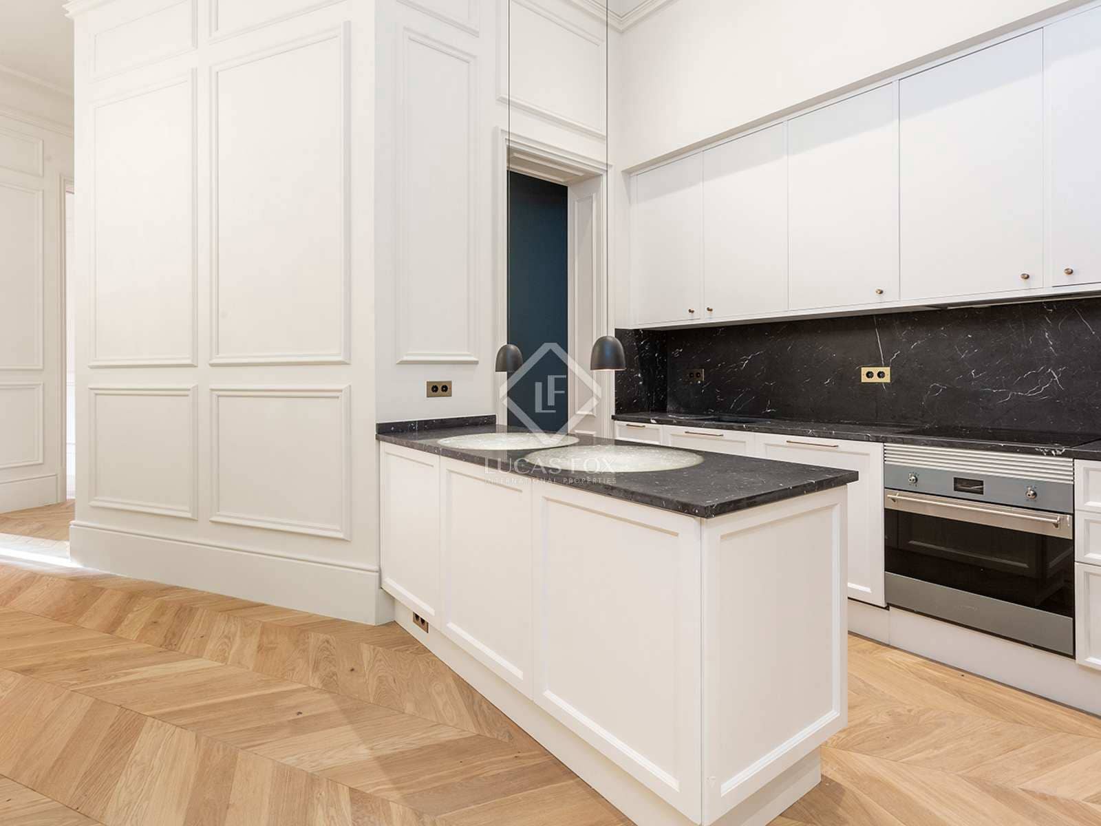 3 bedroom Apartment for rent in Barcelona city - € 5,000 (Ref: 8316943)