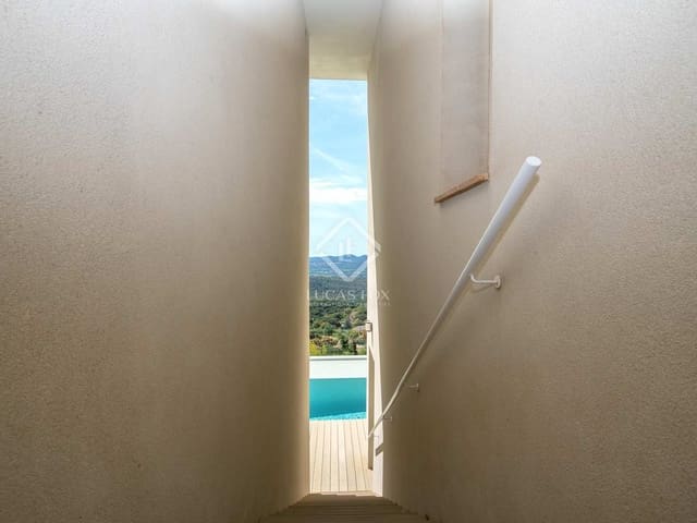 4 soveværelse Villa til salg i Santa Cristina d'Aro med swimmingpool - € 885.000 (Ref: 8323473)