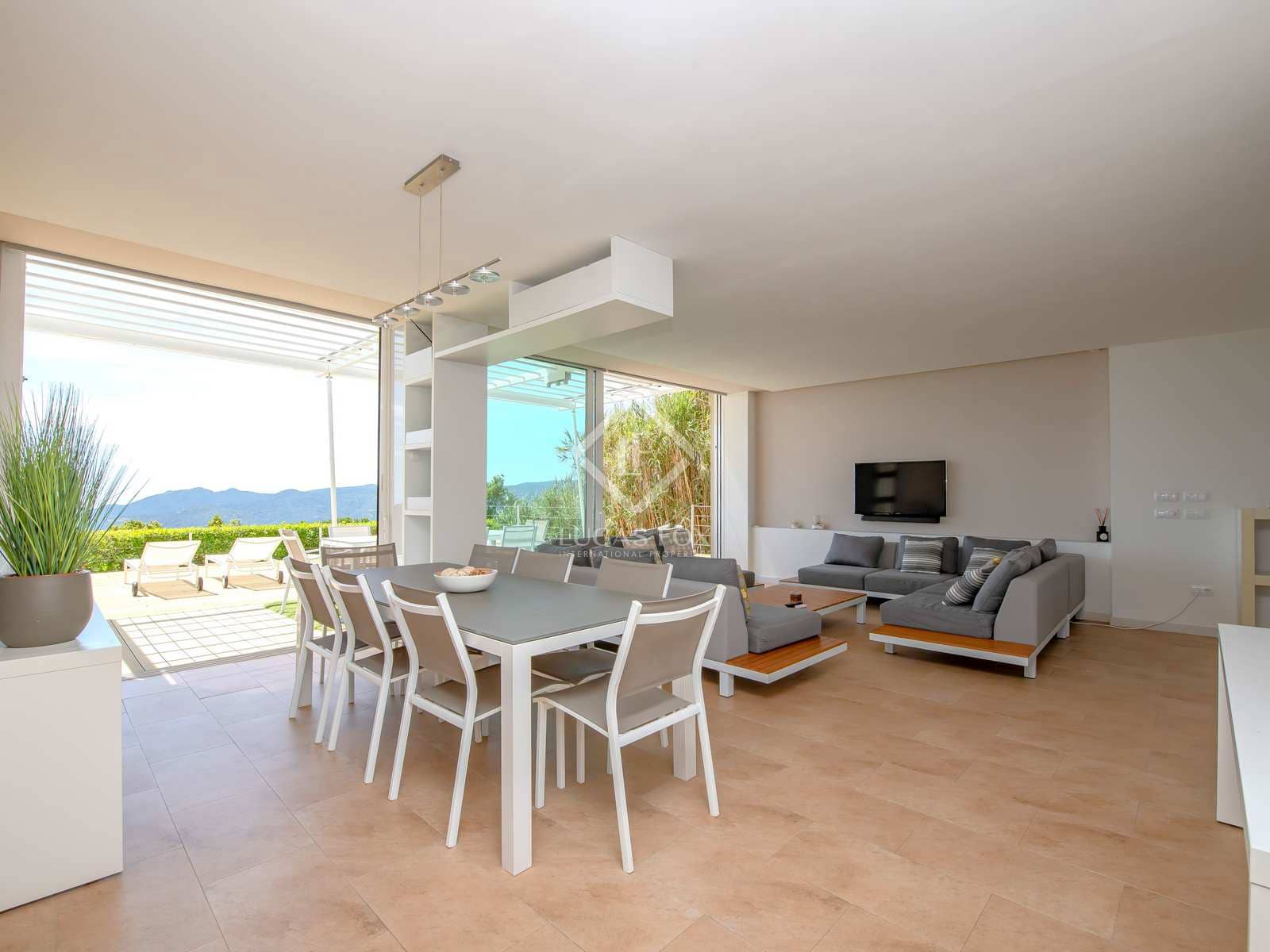 4 soveværelse Villa til salg i Santa Cristina d'Aro med swimmingpool - € 885.000 (Ref: 8323473)