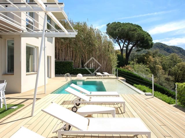 4 soveværelse Villa til salg i Santa Cristina d'Aro med swimmingpool - € 885.000 (Ref: 8323473)