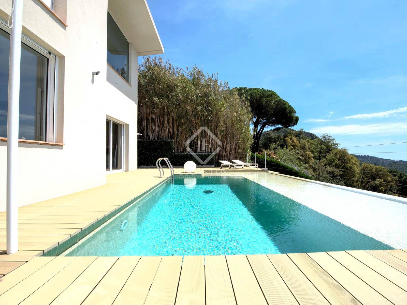 4 soveværelse Villa til salg i Santa Cristina d'Aro med swimmingpool - € 885.000 (Ref: 8323473)