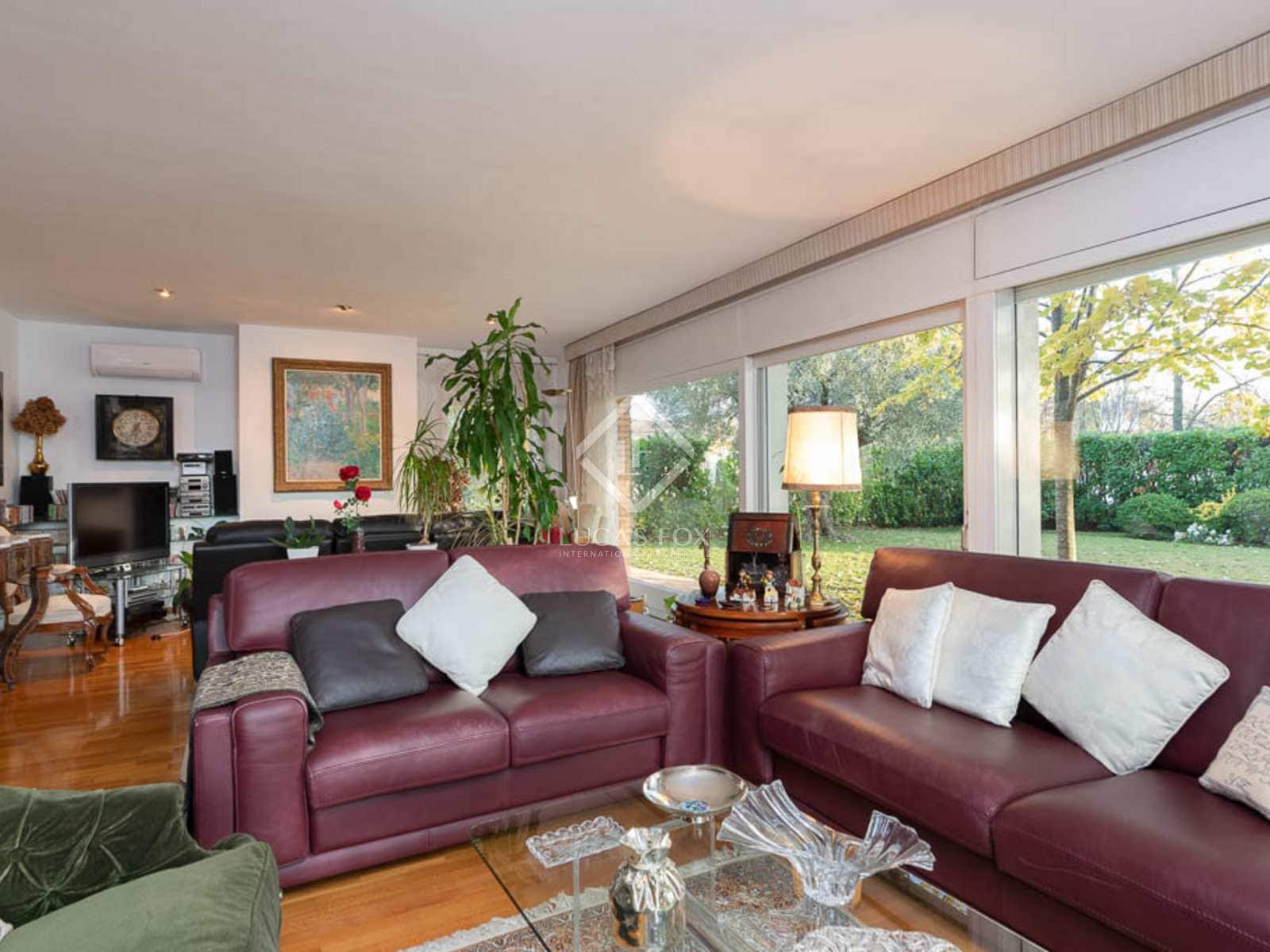 4 soveværelse Villa til salg i Girona by med garage - € 1.130.000 (Ref: 8329191)