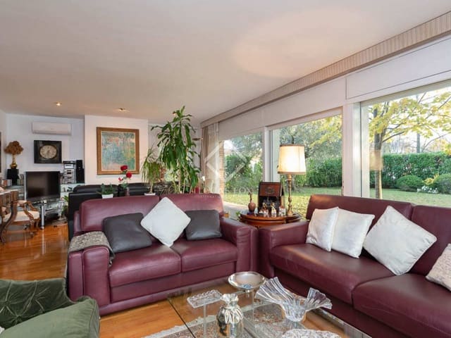 4 slaapkamer Villa te koop in Gerona stad met garage - € 1.130.000 (Ref: 8329191)