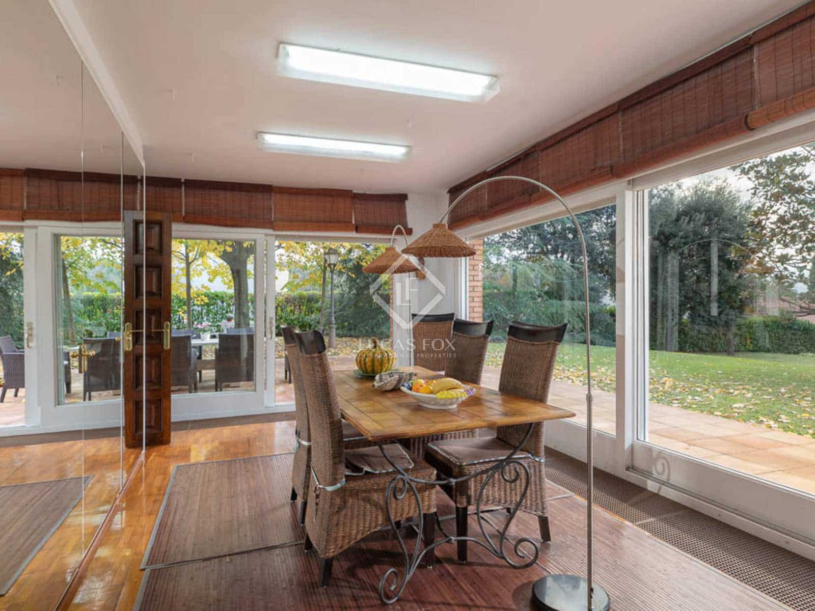 4 soveværelse Villa til salg i Girona by med garage - € 1.130.000 (Ref: 8329191)