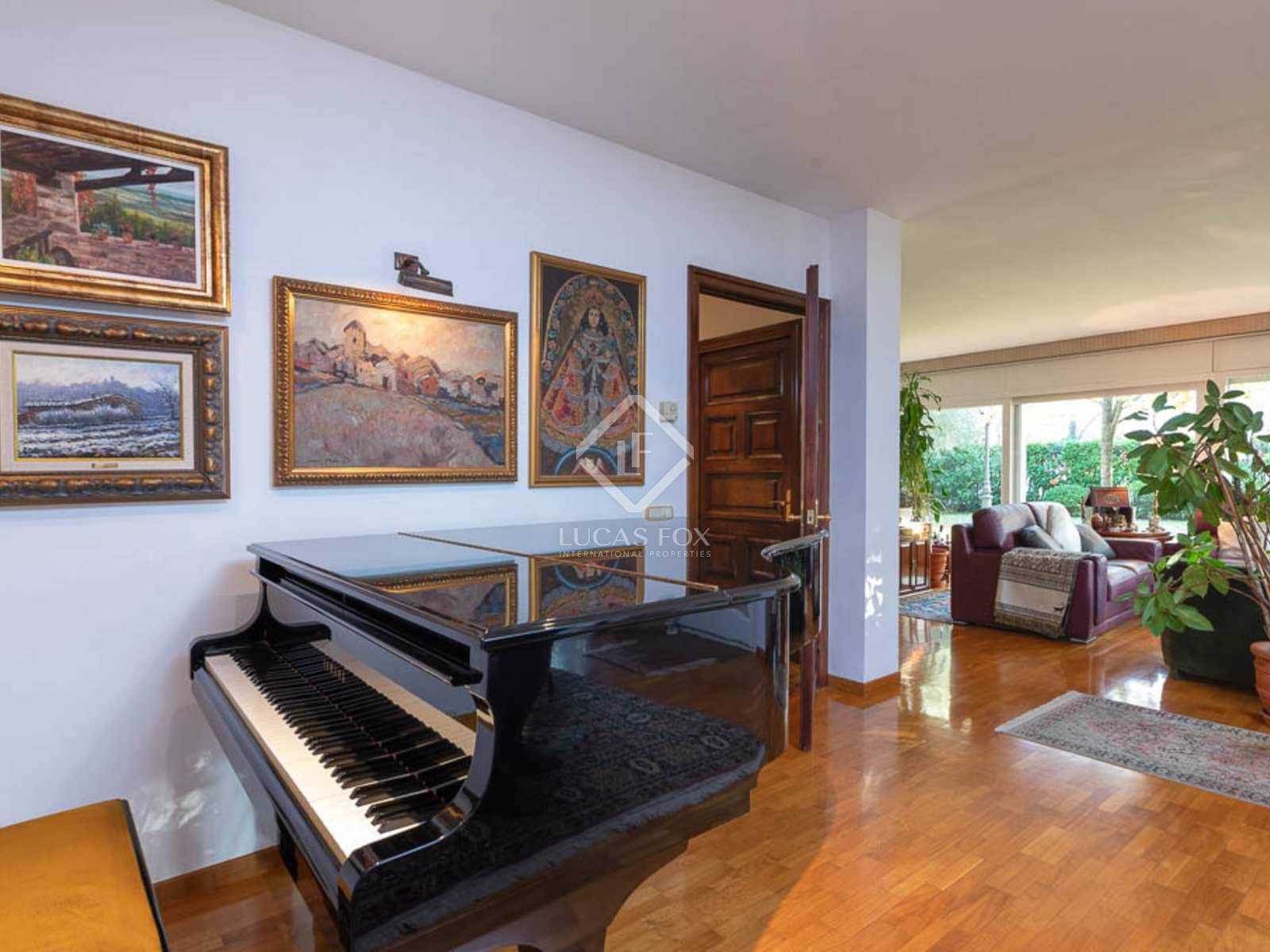 4 soveværelse Villa til salg i Girona by med garage - € 1.130.000 (Ref: 8329191)