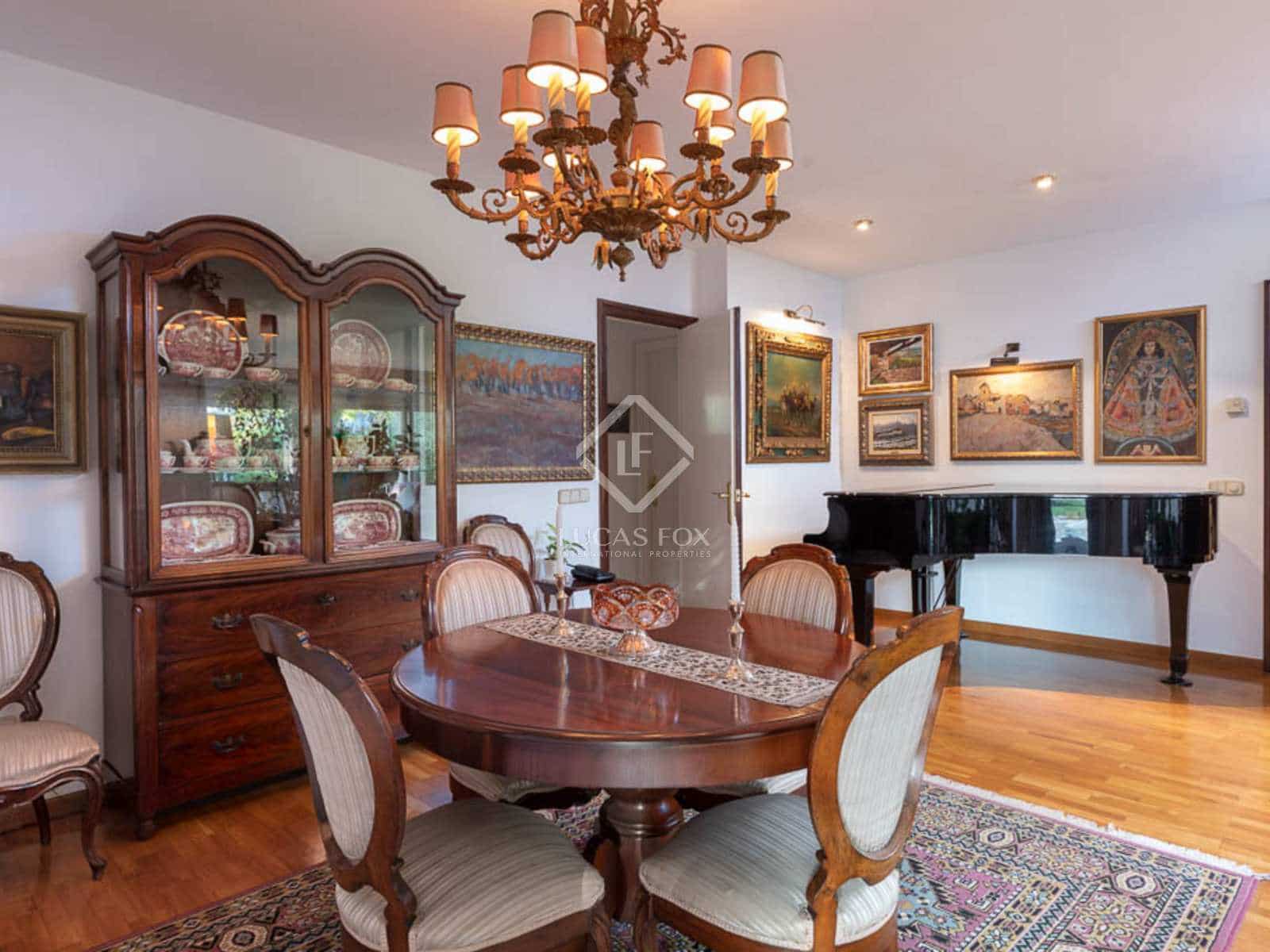 4 soveværelse Villa til salg i Girona by med garage - € 1.130.000 (Ref: 8329191)