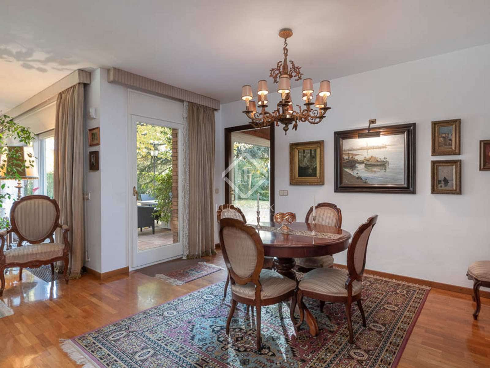 4 soveværelse Villa til salg i Girona by med garage - € 1.130.000 (Ref: 8329191)