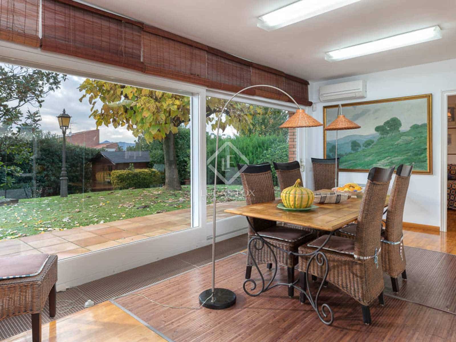 4 soveværelse Villa til salg i Girona by med garage - € 1.130.000 (Ref: 8329191)