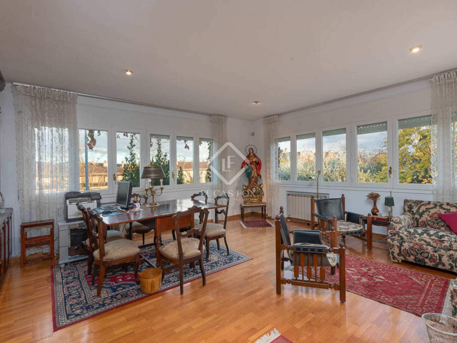 4 soveværelse Villa til salg i Girona by med garage - € 1.130.000 (Ref: 8329191)