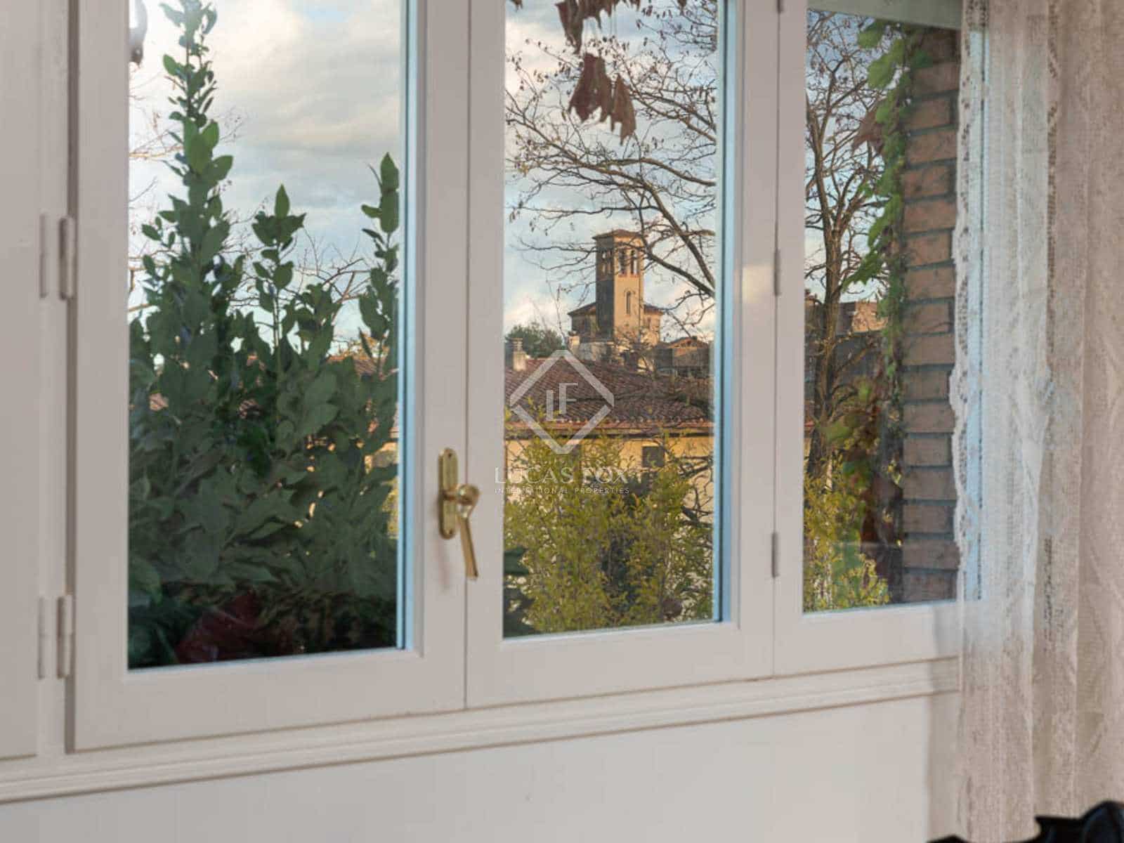 4 soveværelse Villa til salg i Girona by med garage - € 1.130.000 (Ref: 8329191)