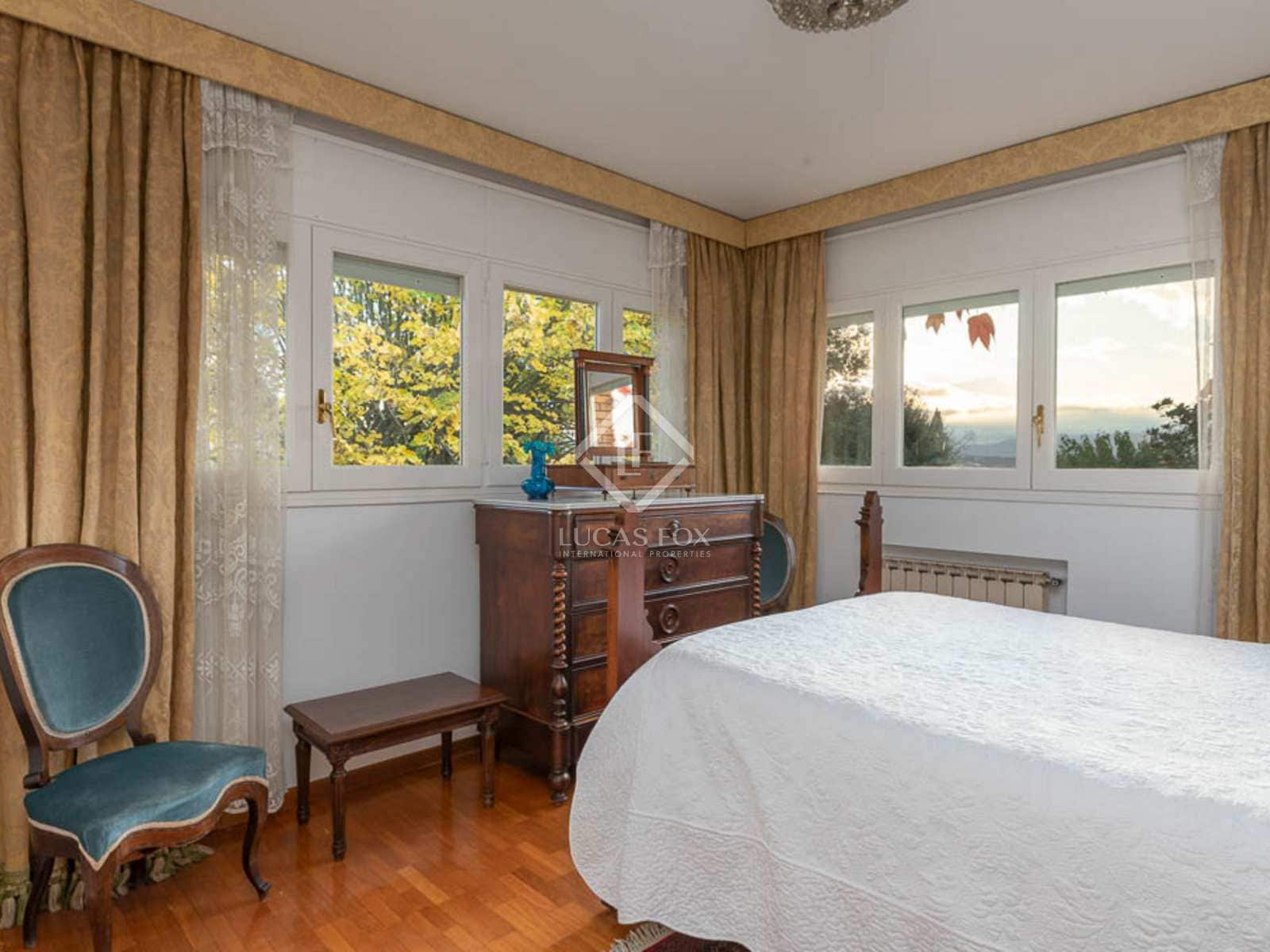 4 soveværelse Villa til salg i Girona by med garage - € 1.130.000 (Ref: 8329191)