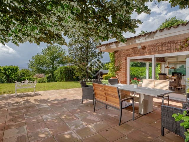 4 slaapkamer Villa te koop in Gerona stad met garage - € 1.130.000 (Ref: 8329191)