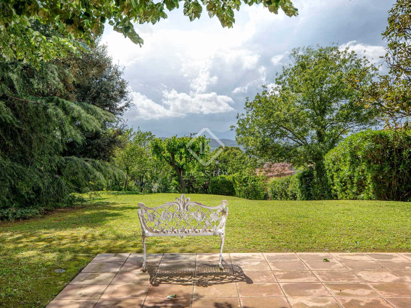 4 soveværelse Villa til salg i Girona by med garage - € 1.130.000 (Ref: 8329191)