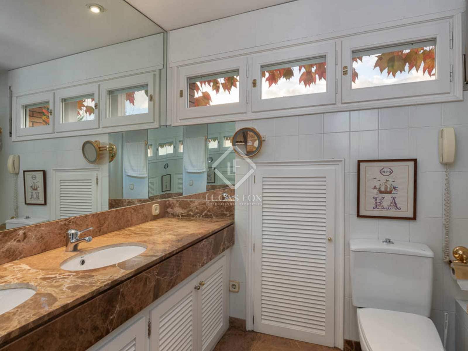 4 soveværelse Villa til salg i Girona by med garage - € 1.130.000 (Ref: 8329191)