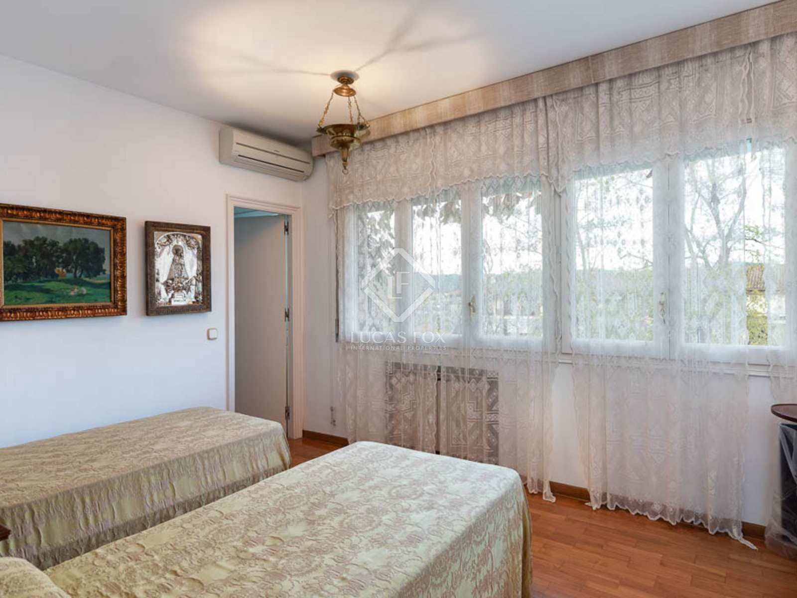 4 soveværelse Villa til salg i Girona by med garage - € 1.130.000 (Ref: 8329191)