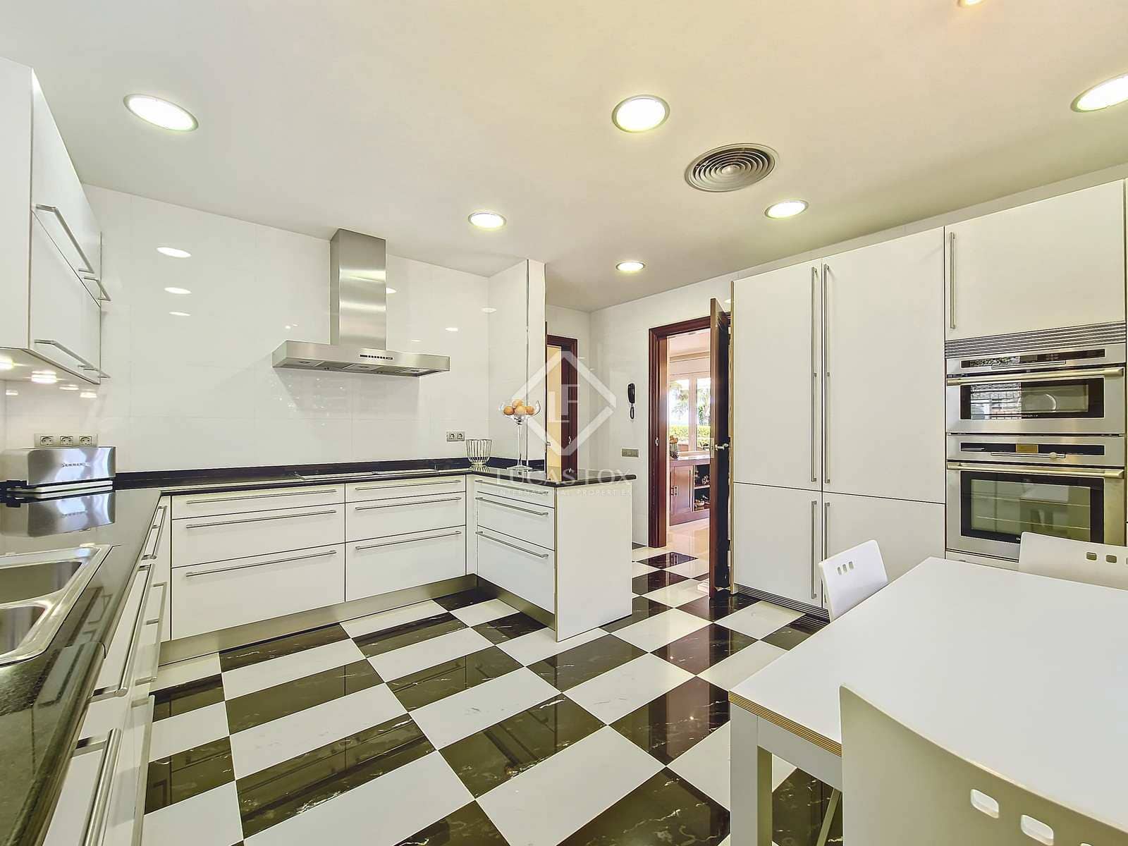 5 soveværelse Villa til salg i Vilanova i la Geltru med swimmingpool garage - € 2.100.000 (Ref: 8332616)