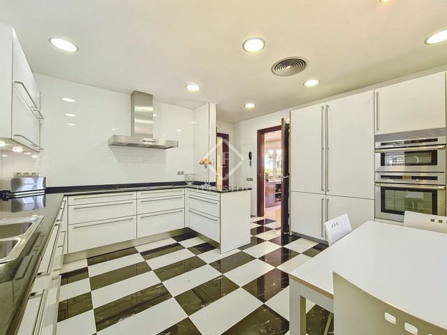 5 bedroom Villa for sale in Vilanova i la Geltrú with pool garage - € 2,100,000 (Ref: 8332616)