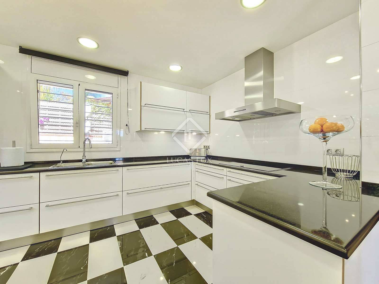 5 soveværelse Villa til salg i Vilanova i la Geltru med swimmingpool garage - € 2.100.000 (Ref: 8332616)