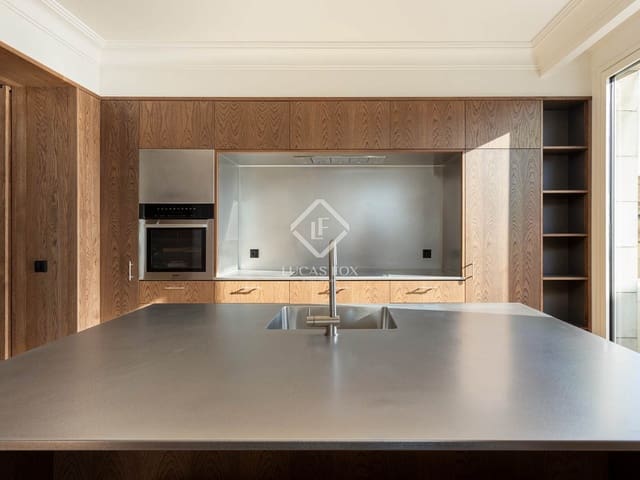 4 slaapkamer Appartement te koop in Barcelona stad - € 1.850.000 (Ref: 8332968)