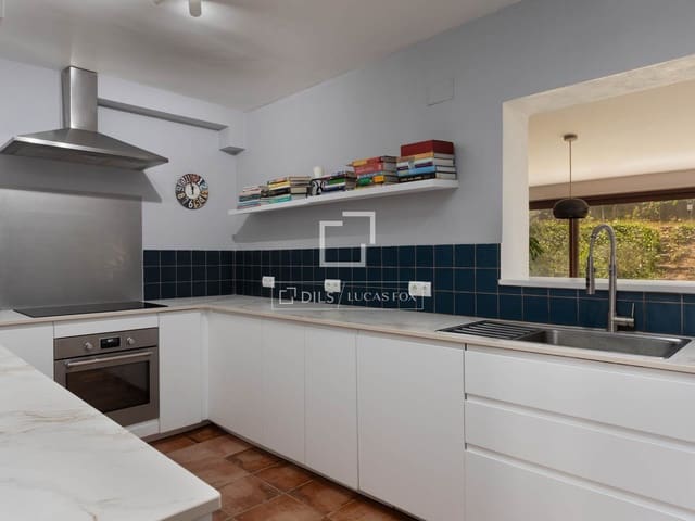 6 soverom Villa til salgs i Santa Cristina d'Aro med svømmebasseng garasje - € 995 000 (Ref: 8334394)