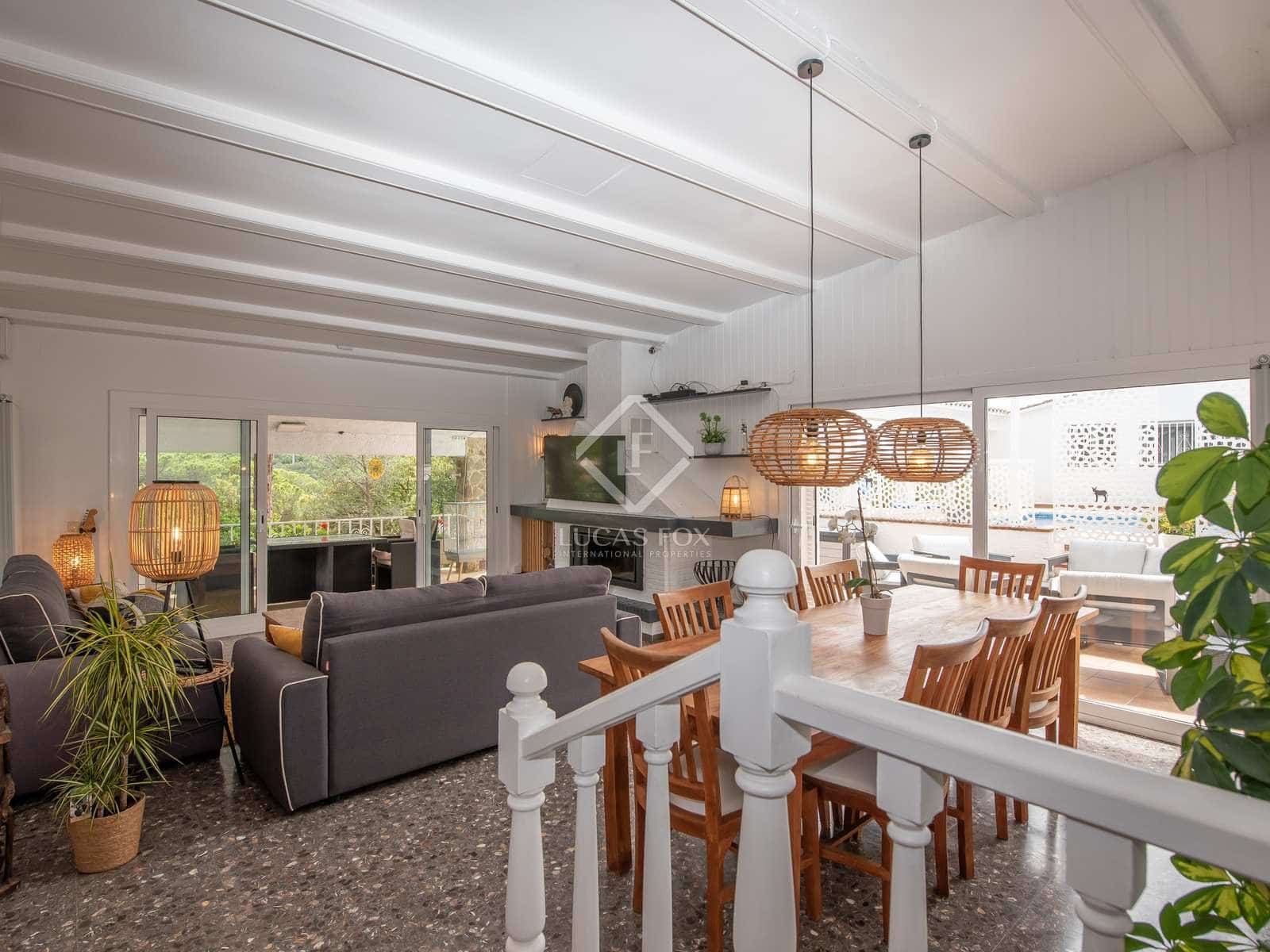 9 soverom Villa til salgs i Santa Cristina d'Aro med svømmebasseng garasje - € 1 600 000 (Ref: 8334395)