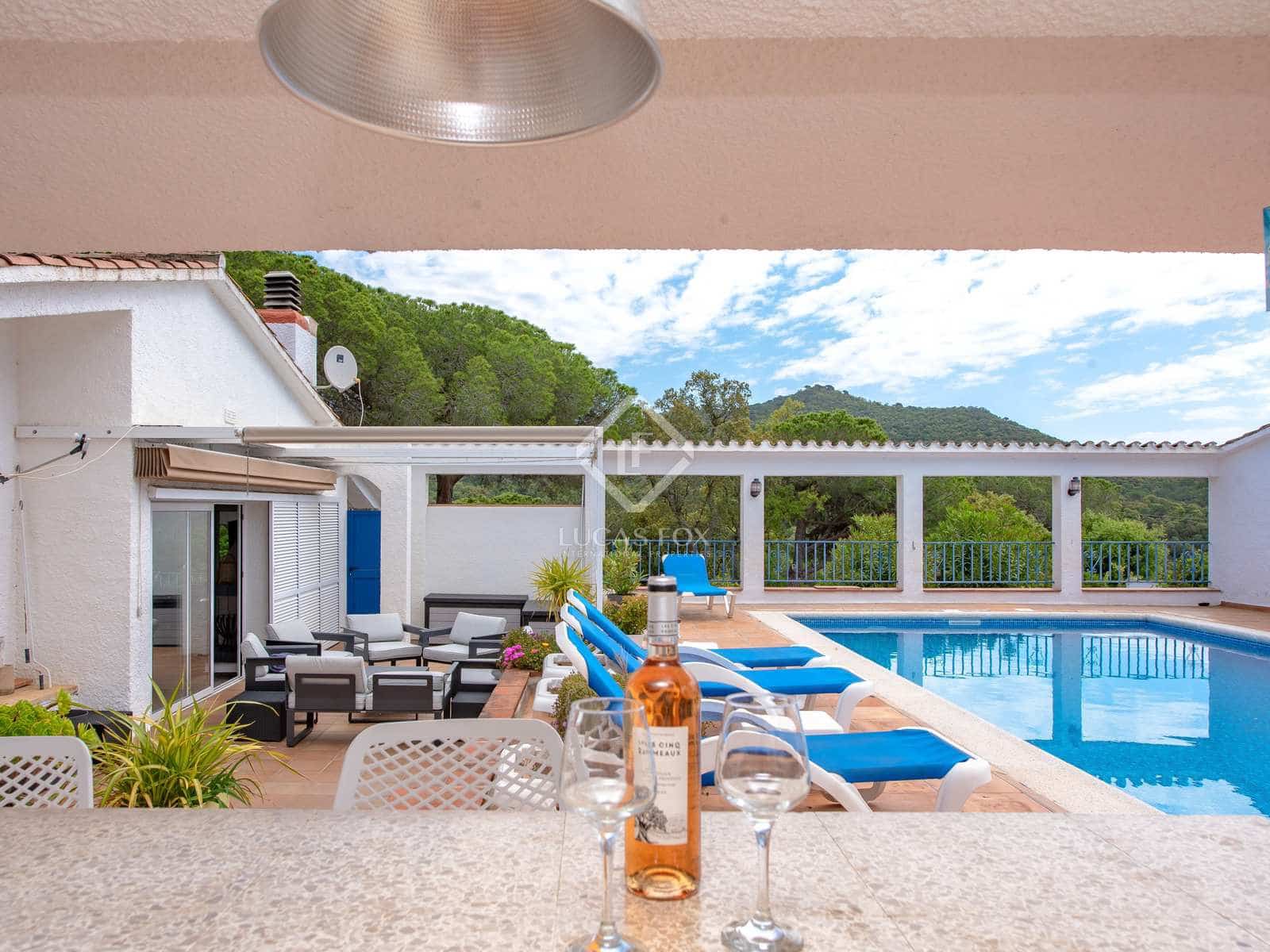 9 soverom Villa til salgs i Santa Cristina d'Aro med svømmebasseng garasje - € 1 600 000 (Ref: 8334395)