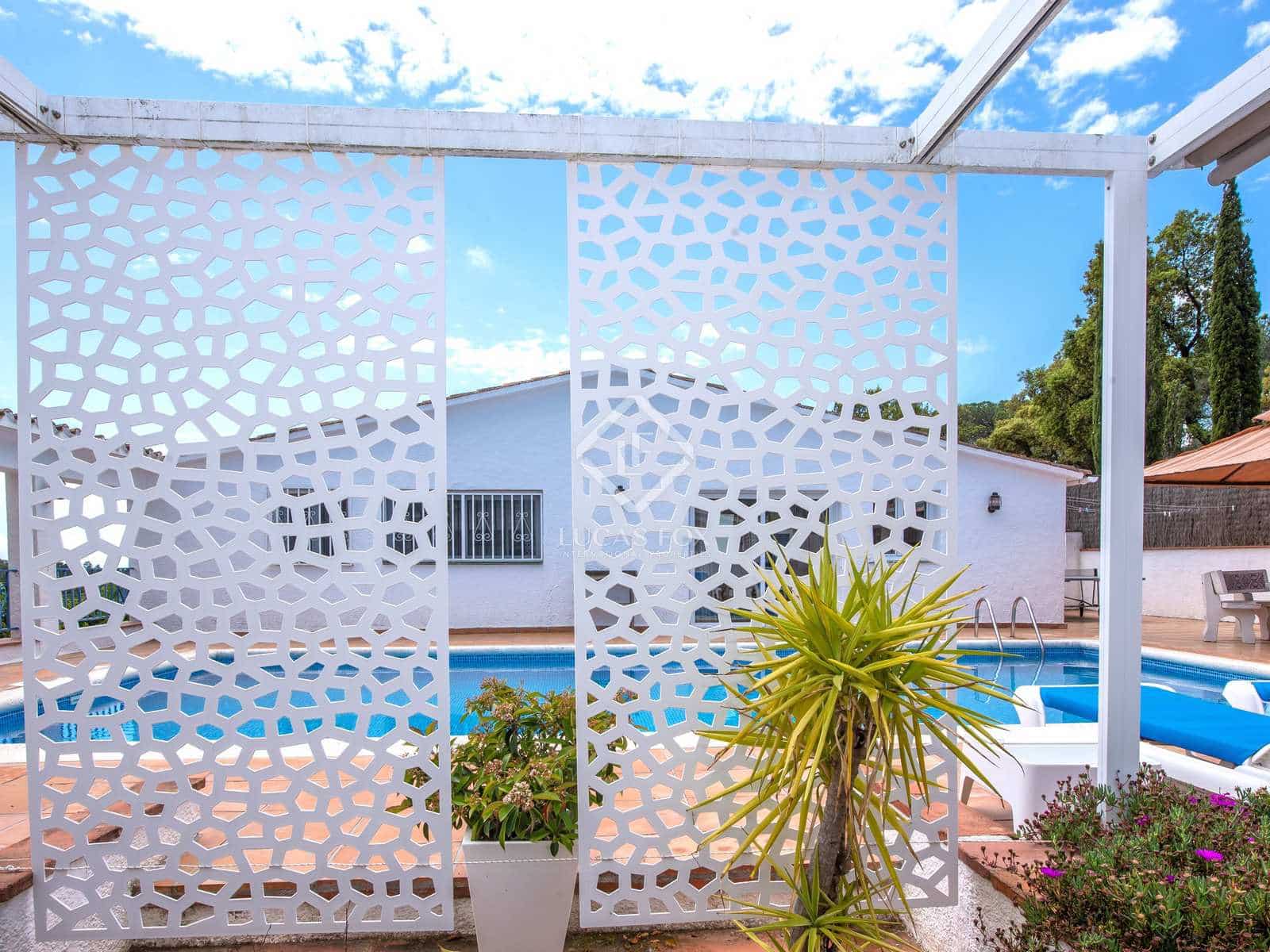 9 soverom Villa til salgs i Santa Cristina d'Aro med svømmebasseng garasje - € 1 600 000 (Ref: 8334395)