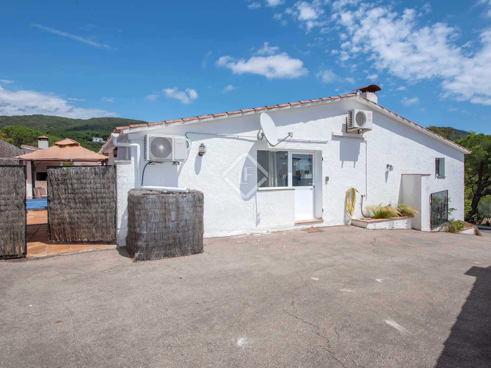 9 soverom Villa til salgs i Santa Cristina d'Aro med svømmebasseng garasje - € 1 600 000 (Ref: 8334395)