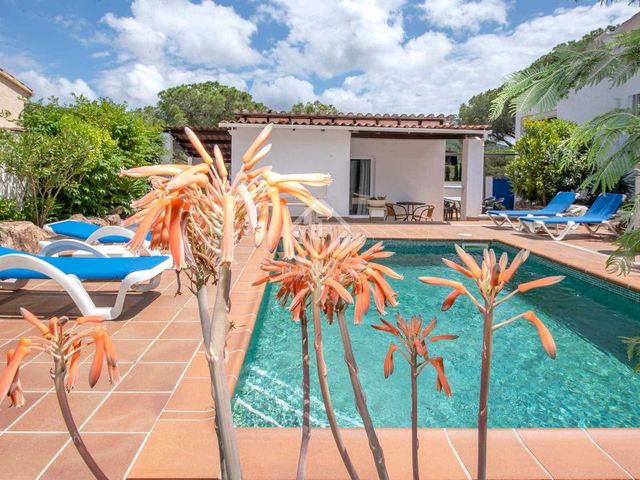 9 soverom Villa til salgs i Santa Cristina d'Aro med svømmebasseng garasje - € 1 600 000 (Ref: 8334395)
