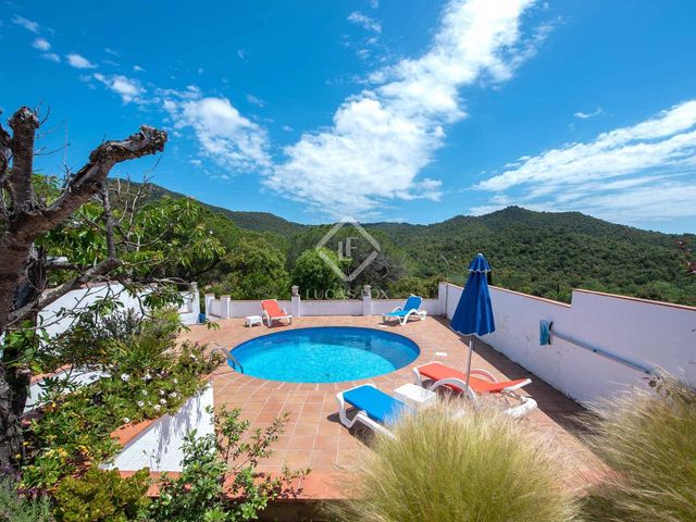 9 soverom Villa til salgs i Santa Cristina d'Aro med svømmebasseng garasje - € 1 600 000 (Ref: 8334395)