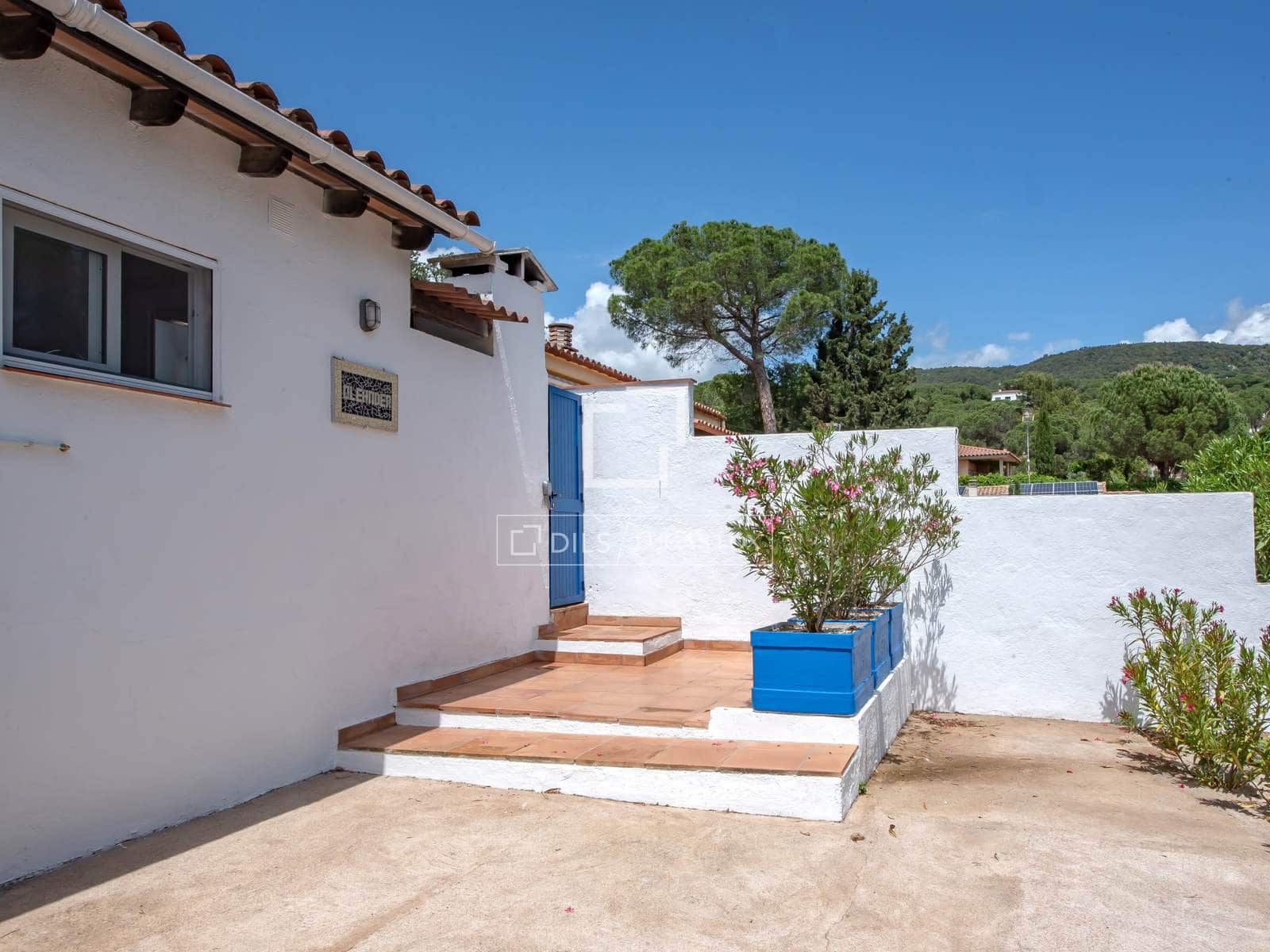 9 soverom Villa til salgs i Santa Cristina d'Aro med svømmebasseng garasje - € 1 600 000 (Ref: 8334395)