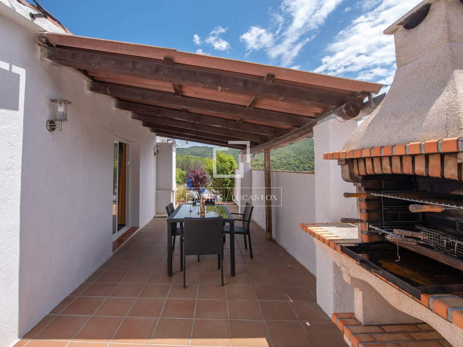 9 soverom Villa til salgs i Santa Cristina d'Aro med svømmebasseng garasje - € 1 600 000 (Ref: 8334395)