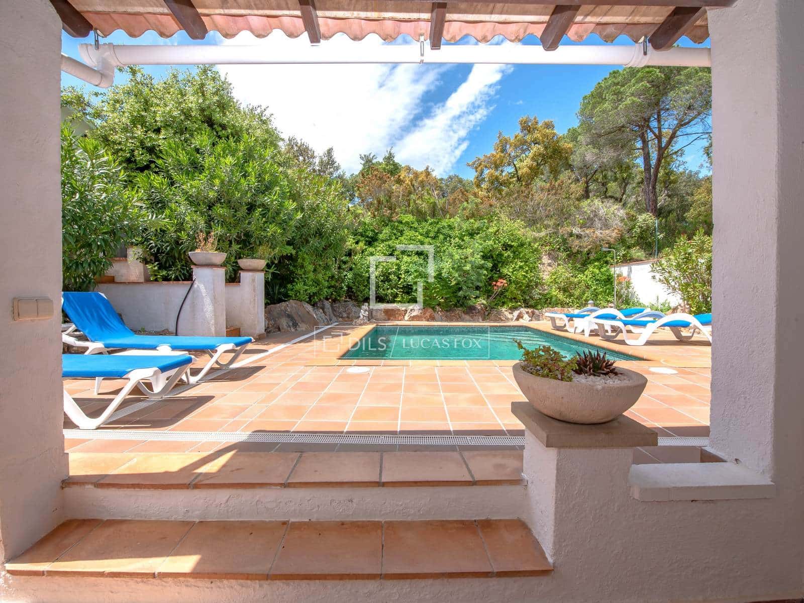 9 soverom Villa til salgs i Santa Cristina d'Aro med svømmebasseng garasje - € 1 600 000 (Ref: 8334395)