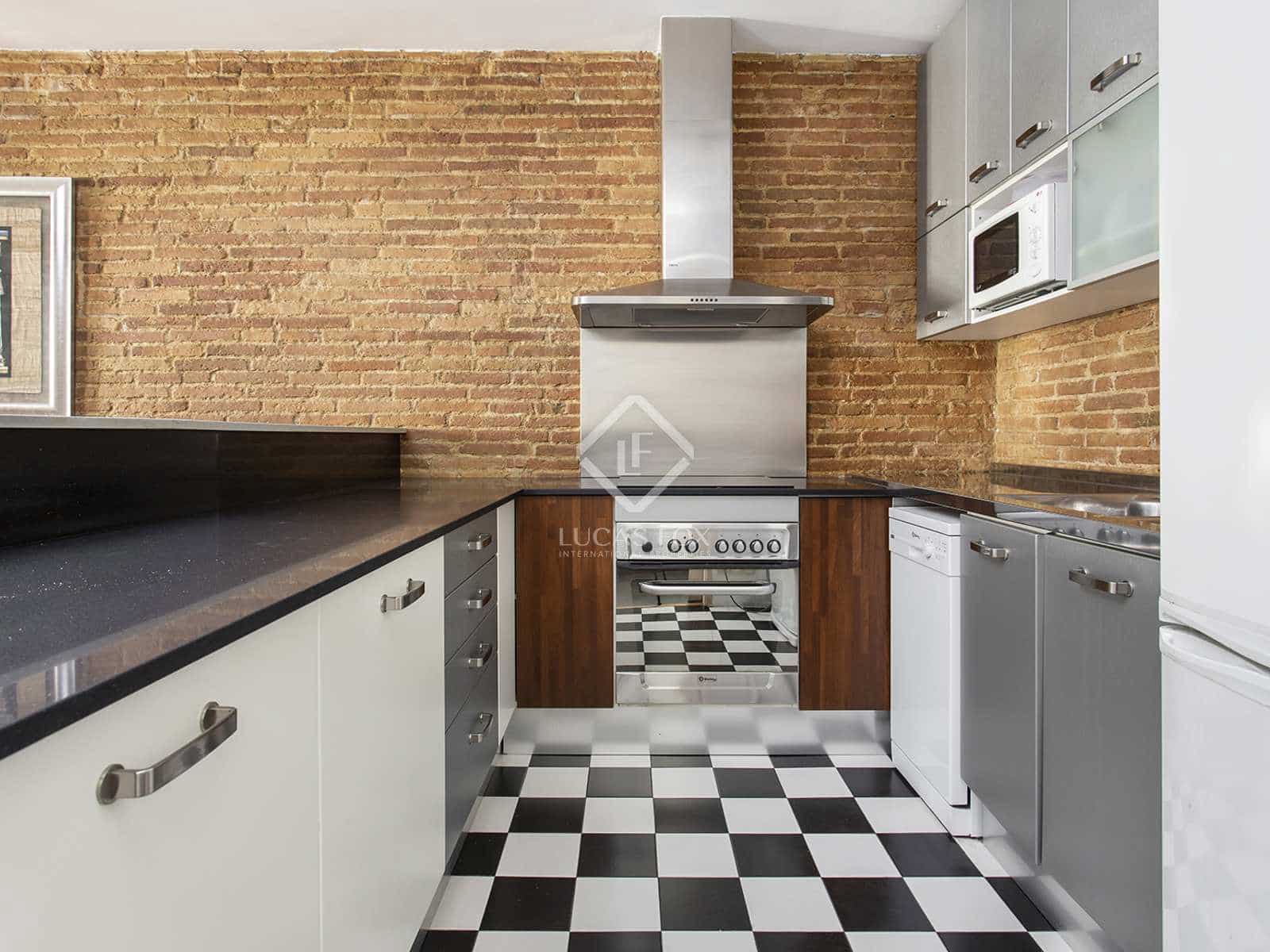 3 bedroom Apartment for rent in Barcelona city - € 2,800 (Ref: 8335501)