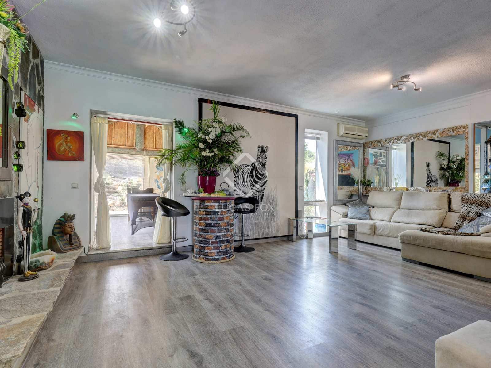 5 bedroom Villa for sale in Estepona with pool garage - € 730,000 (Ref: 8337164)