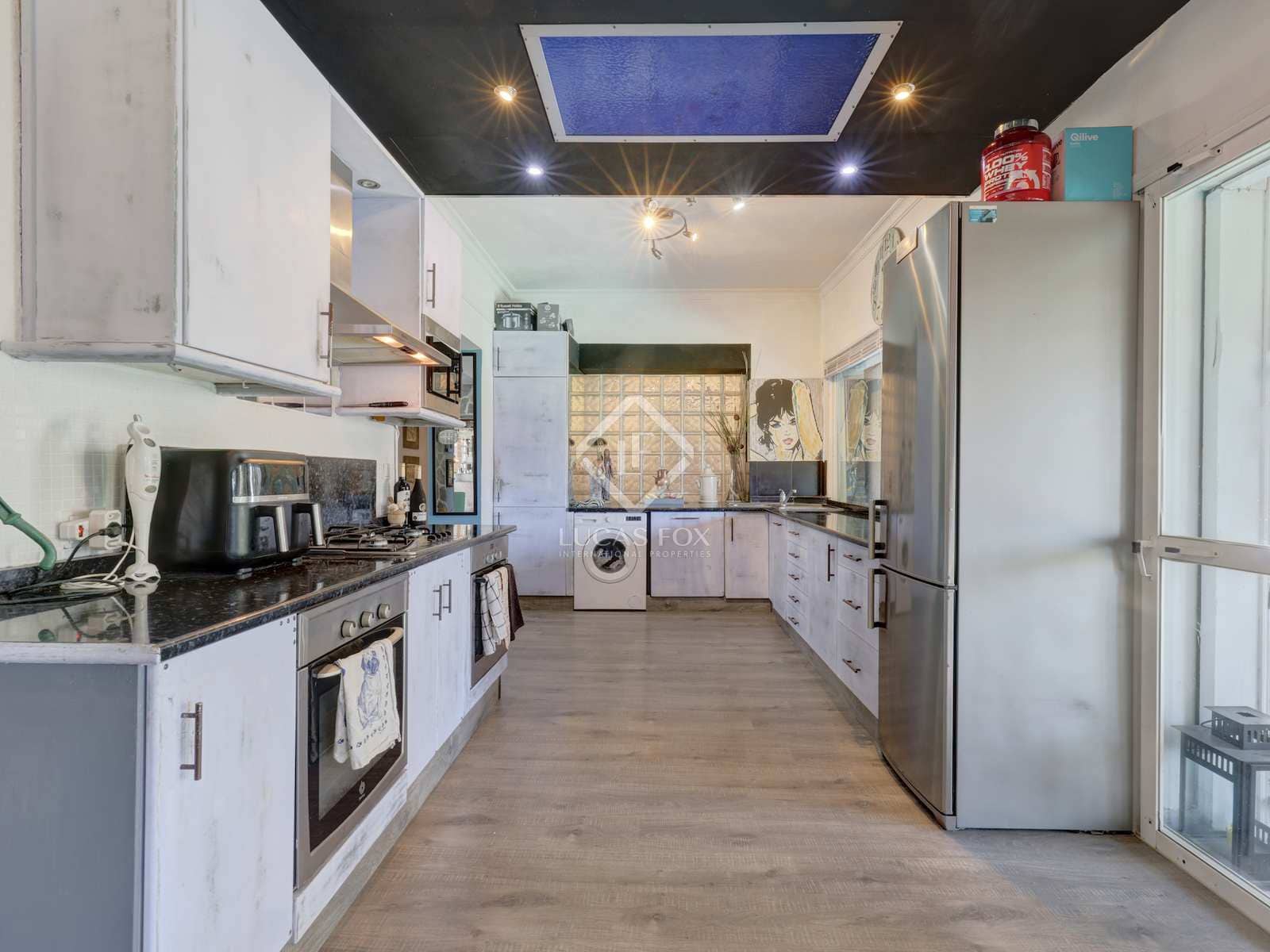 5 bedroom Villa for sale in Estepona with pool garage - € 730,000 (Ref: 8337164)