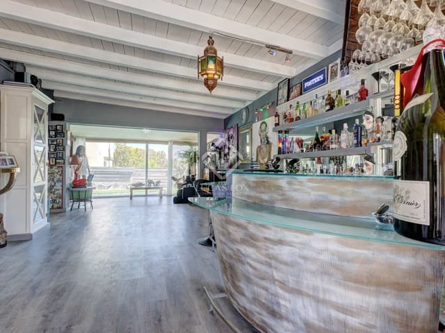 5 chambre Villa/Maison à vendre à Estepona avec piscine garage - 730 000 € (Ref: 8337164)