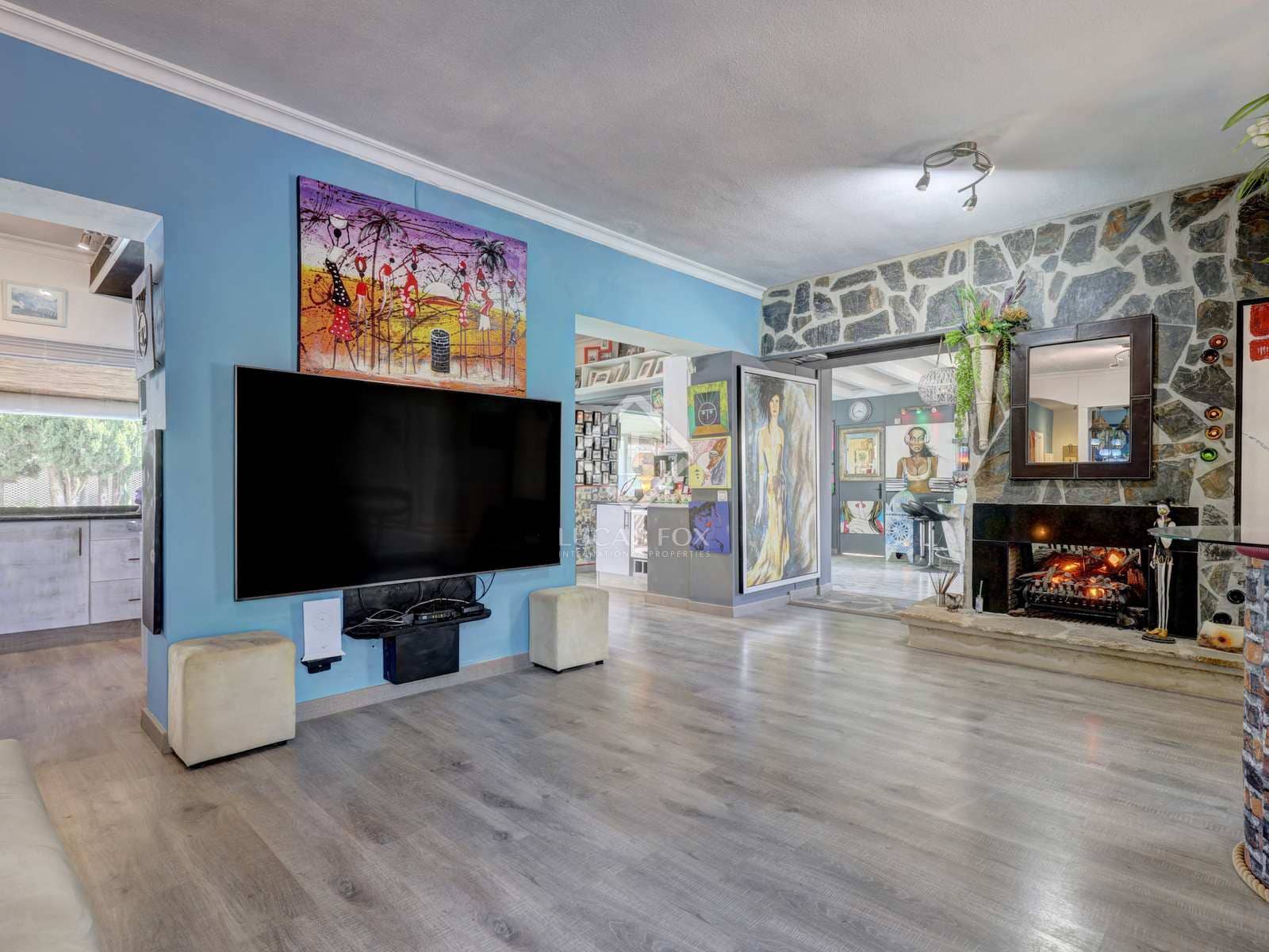 5 bedroom Villa for sale in Estepona with pool garage - € 730,000 (Ref: 8337164)