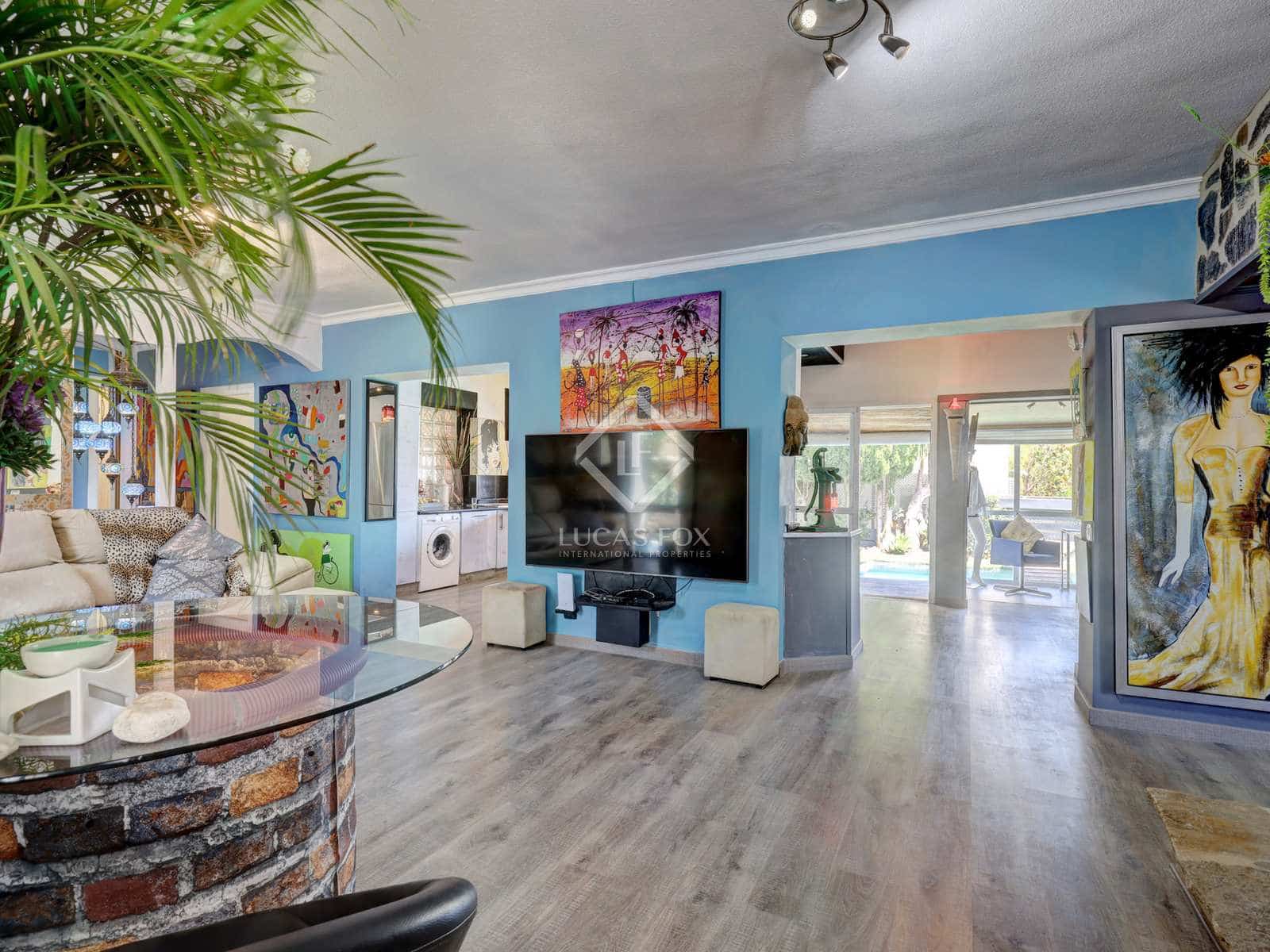 5 bedroom Villa for sale in Estepona with pool garage - € 730,000 (Ref: 8337164)