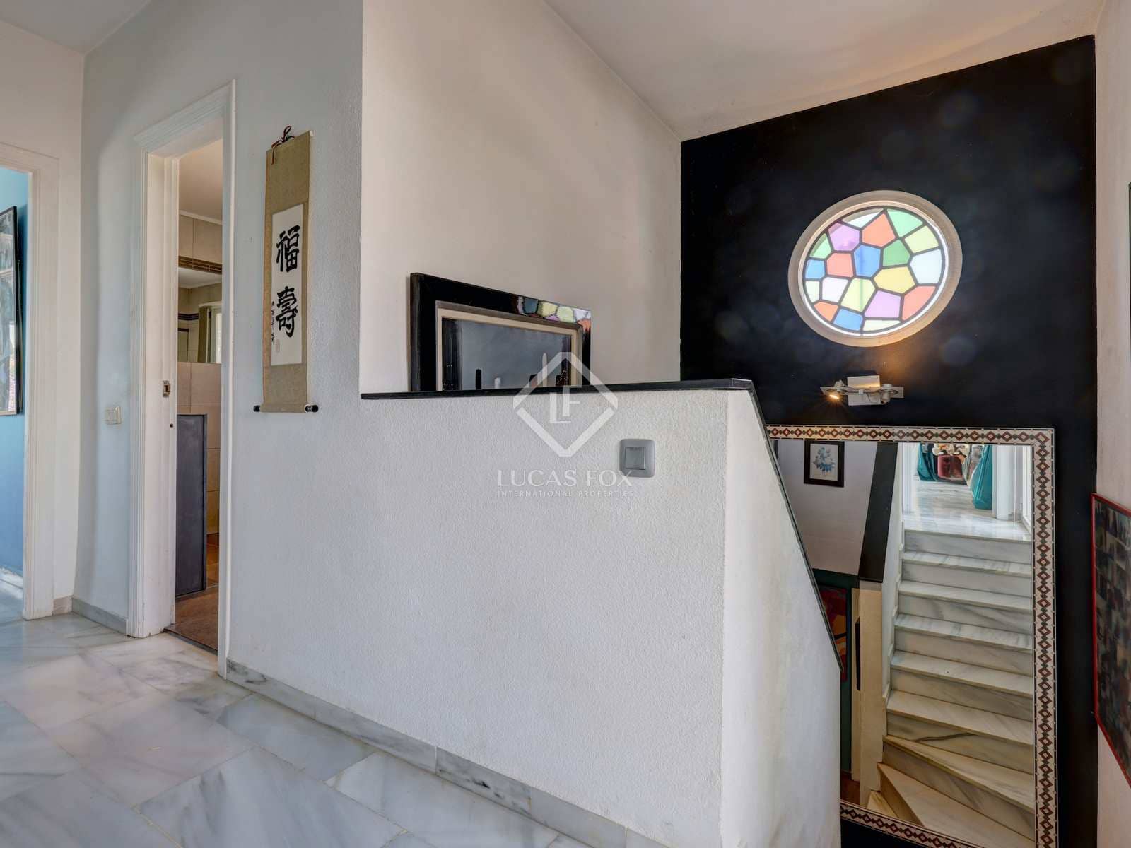 5 bedroom Villa for sale in Estepona with pool garage - € 730,000 (Ref: 8337164)